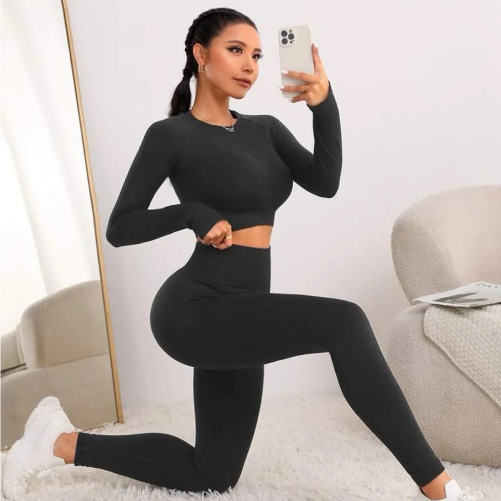 Onyx Black Two Piece Yoga Set